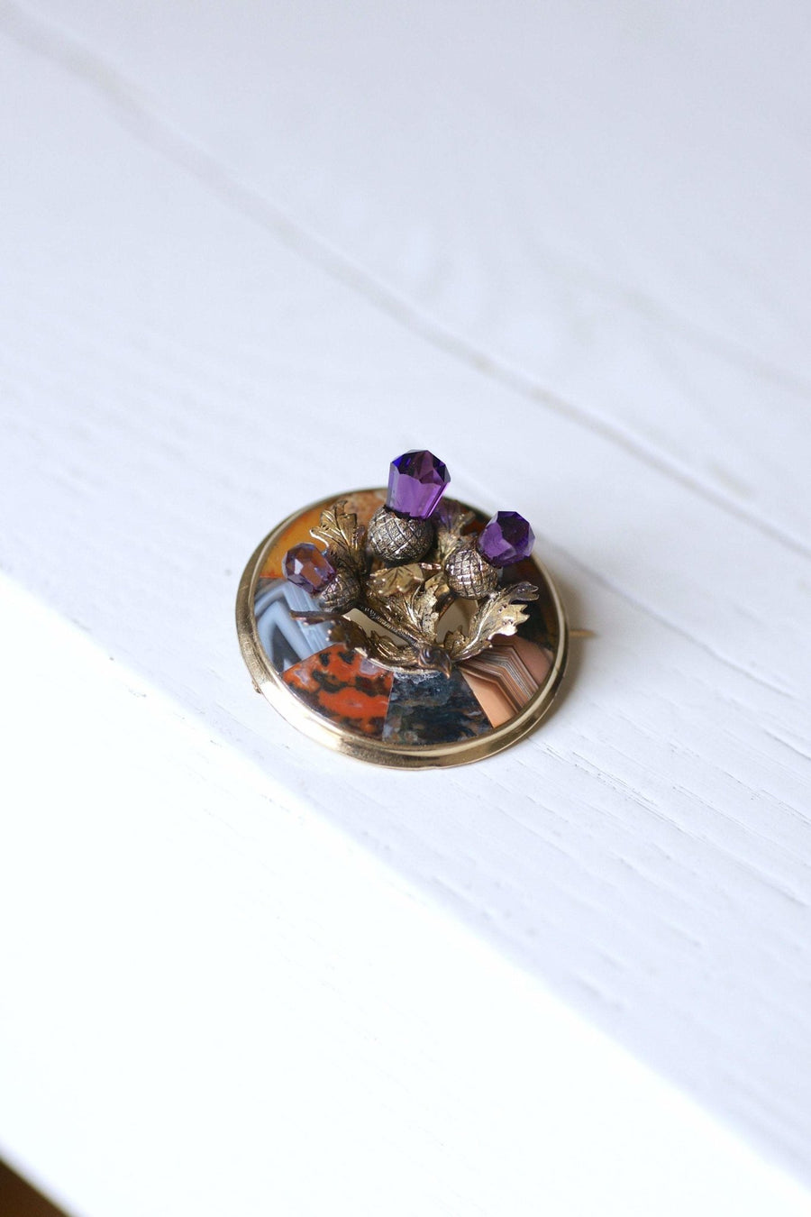 Antique Scottish thistle brooch in gold and amethyst - Galerie Pénélope