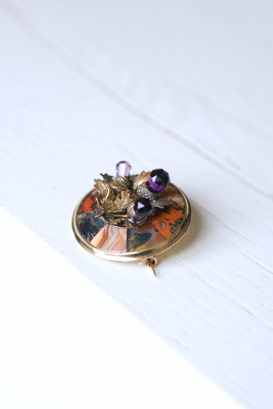 Antique Scottish thistle brooch in gold and amethyst - Galerie Pénélope