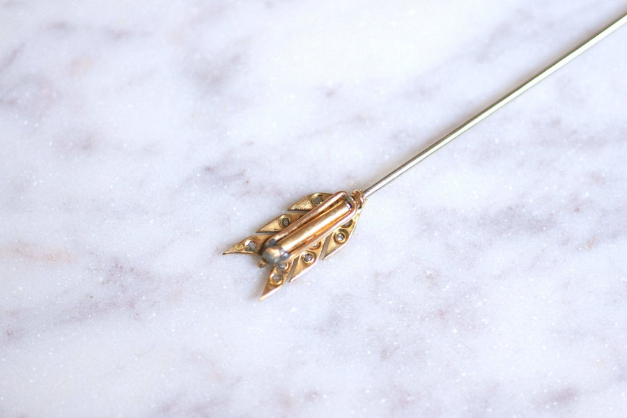 Art Deco arrow brooch in 18Kt white gold and diamonds - Galerie Pénélope