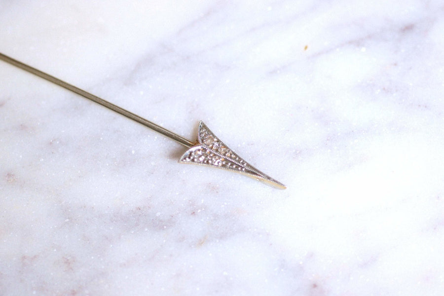 Art Deco arrow brooch in 18Kt white gold and diamonds - Galerie Pénélope