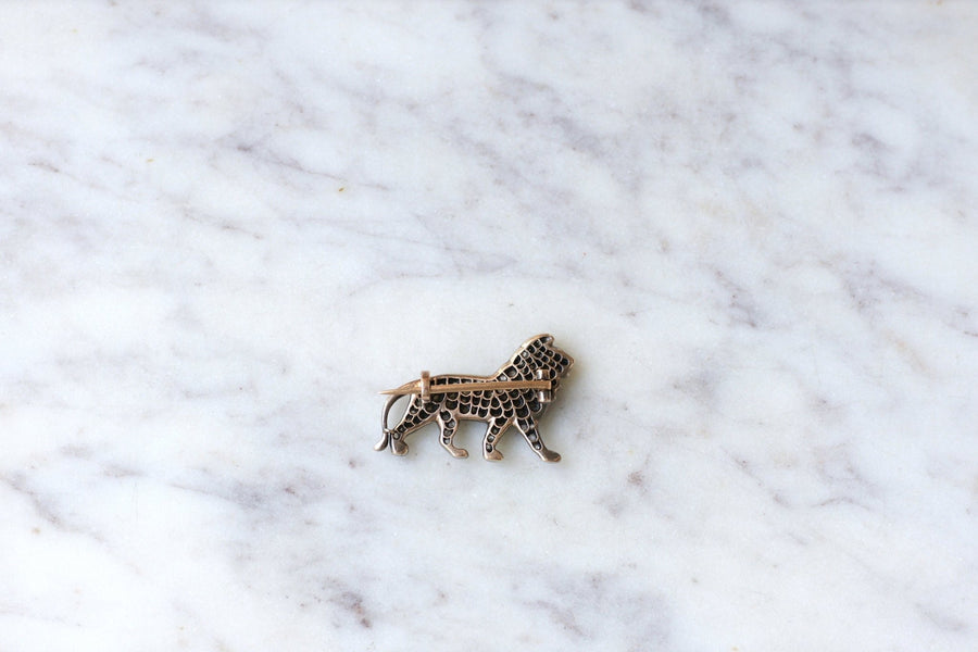 Lion brooch with diamonds - Penelope Gallery