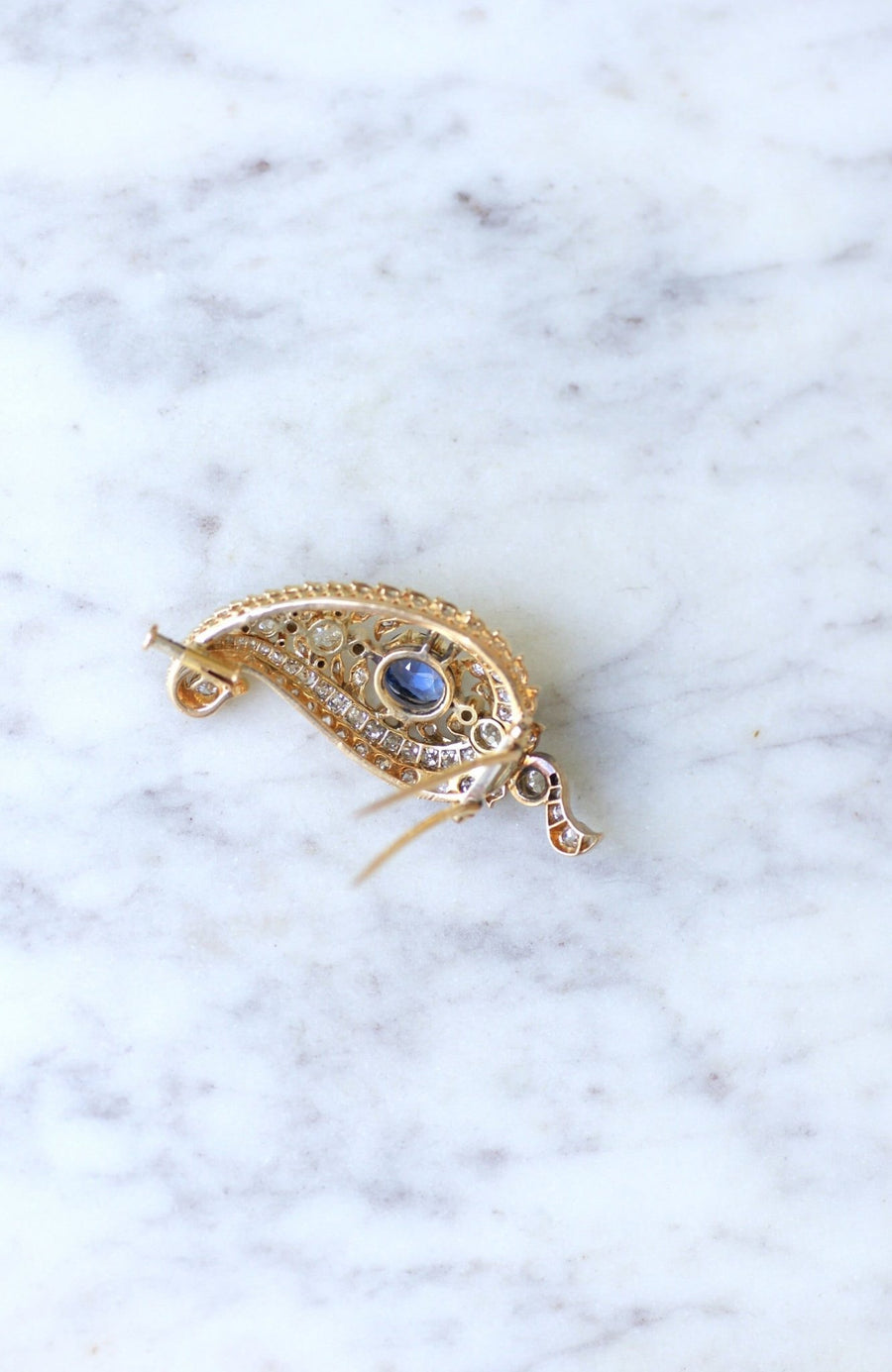 Diamond and sapphire paisley brooch - Galerie Pénélope
