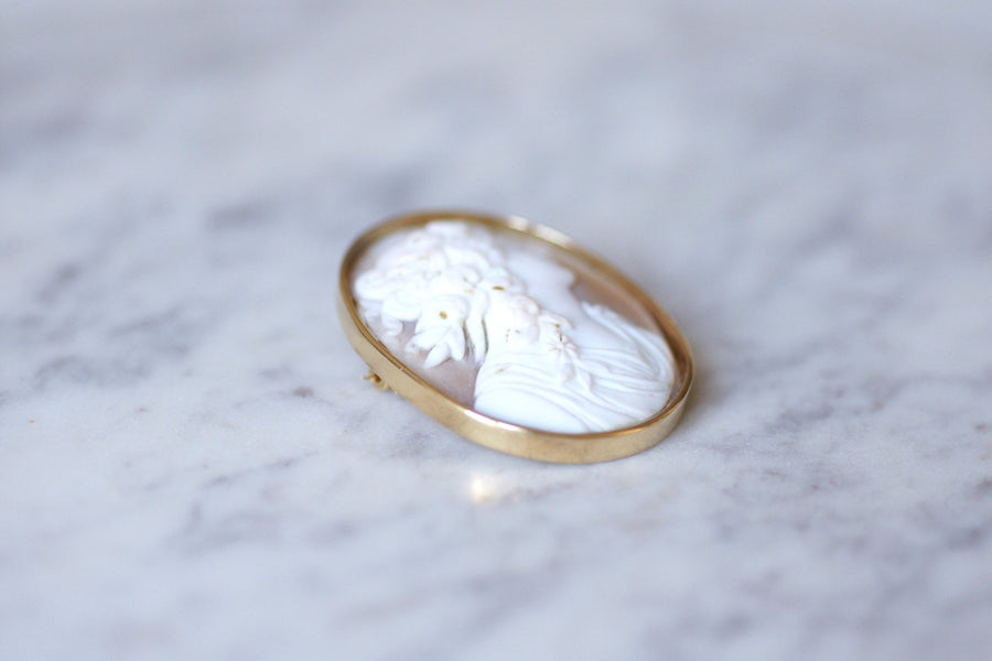 Oval yellow gold and shell cameo pendant brooch - Galerie Pénélope