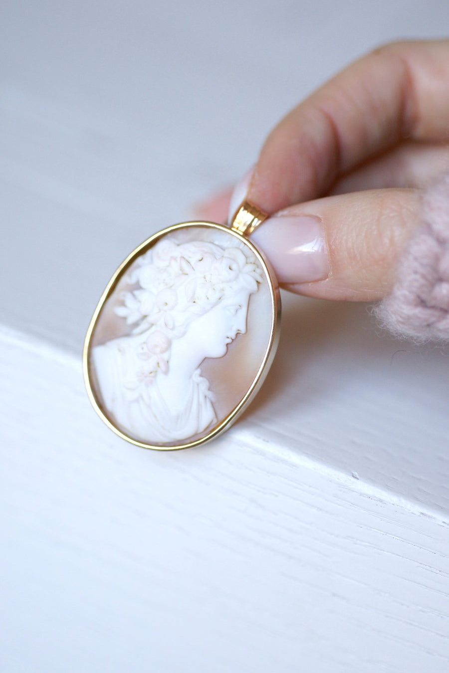 Oval yellow gold and shell cameo pendant brooch - Galerie Pénélope