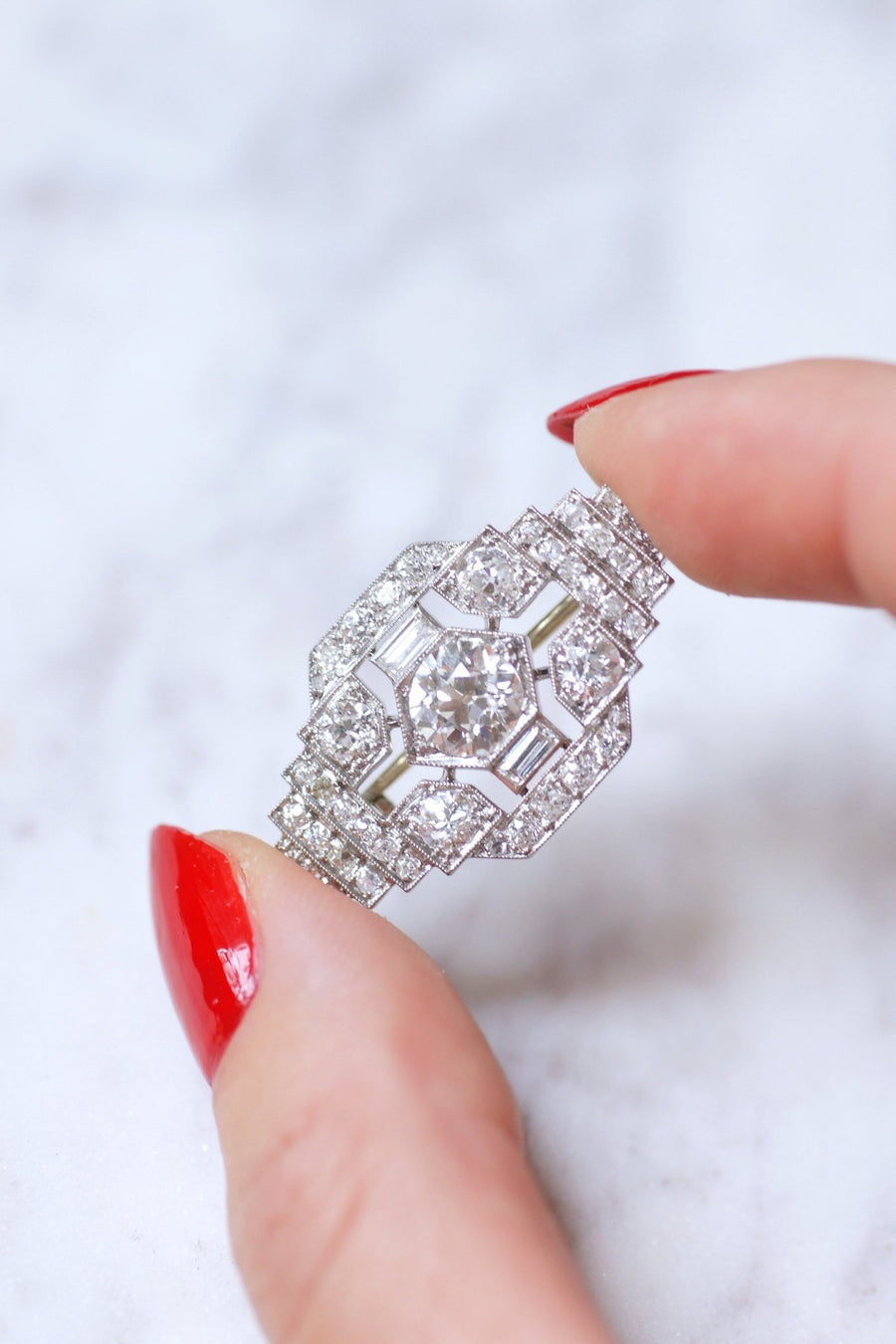 Art Deco gold, platinum, and diamond plate brooch - Galerie Pénélope