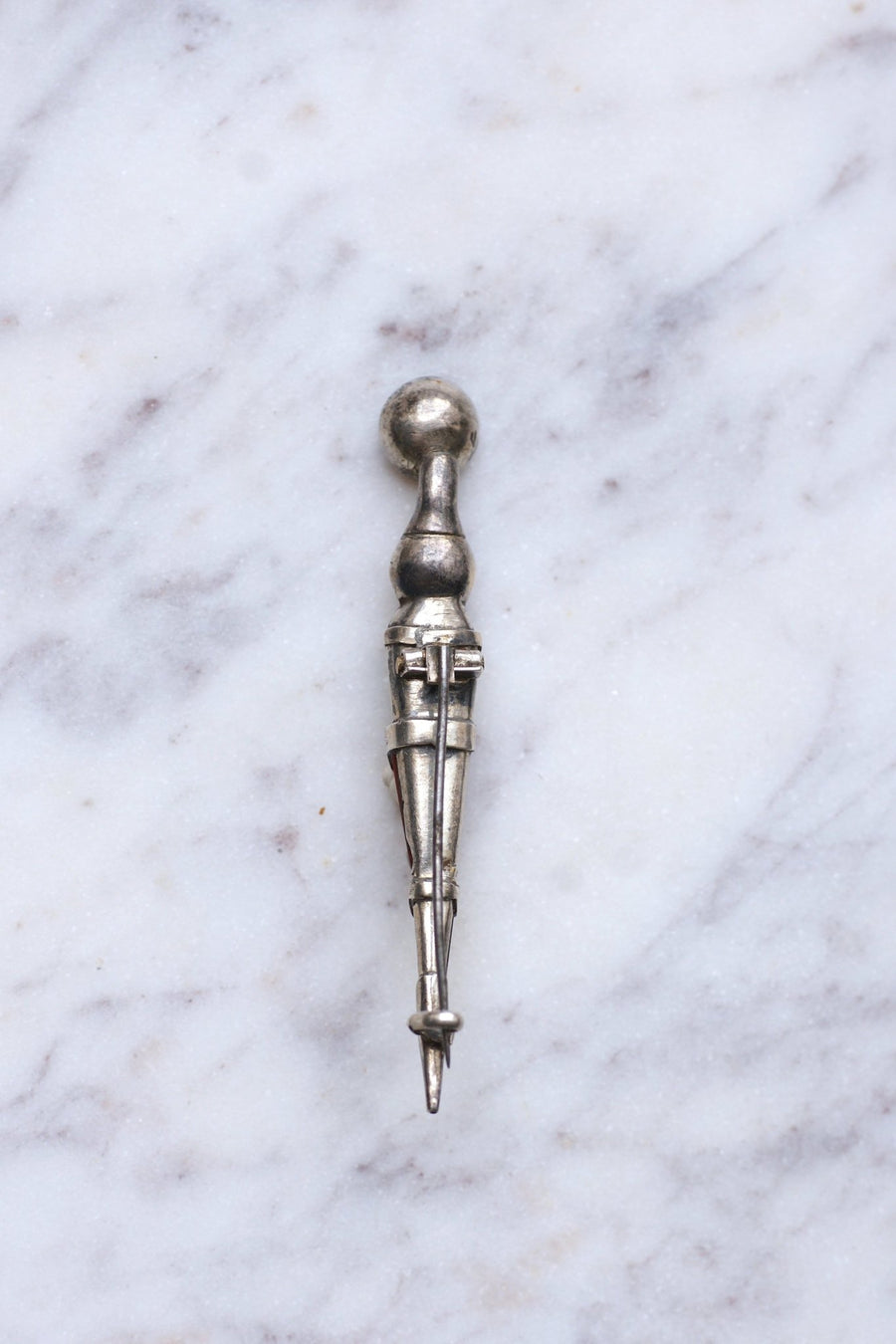 Antique Scottish Surin brooch in silver, garnet, citrine, jasper, and agate - Galerie Pénélope