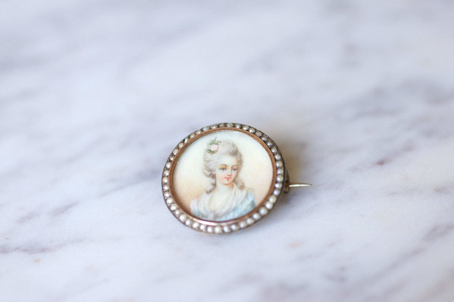 Antique Victorian brooch miniature surrounded by pearls, gilt - Galerie Pénélope
