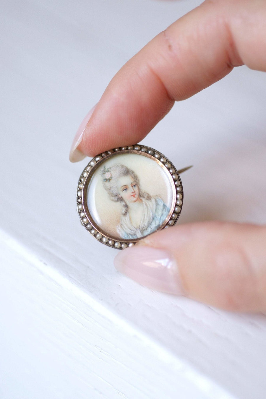 Antique Victorian brooch miniature surrounded by pearls, gilt - Galerie Pénélope