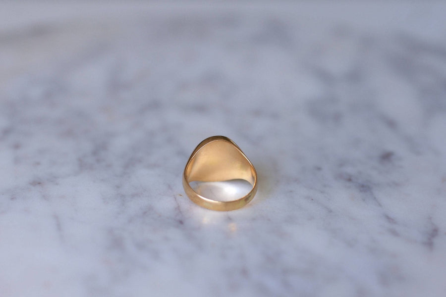 Antique gold heraldic signet ring - Penelope Gallery