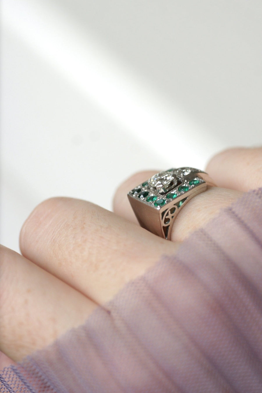 Art Deco emeralds and diamonds signet ring - Penelope Gallery