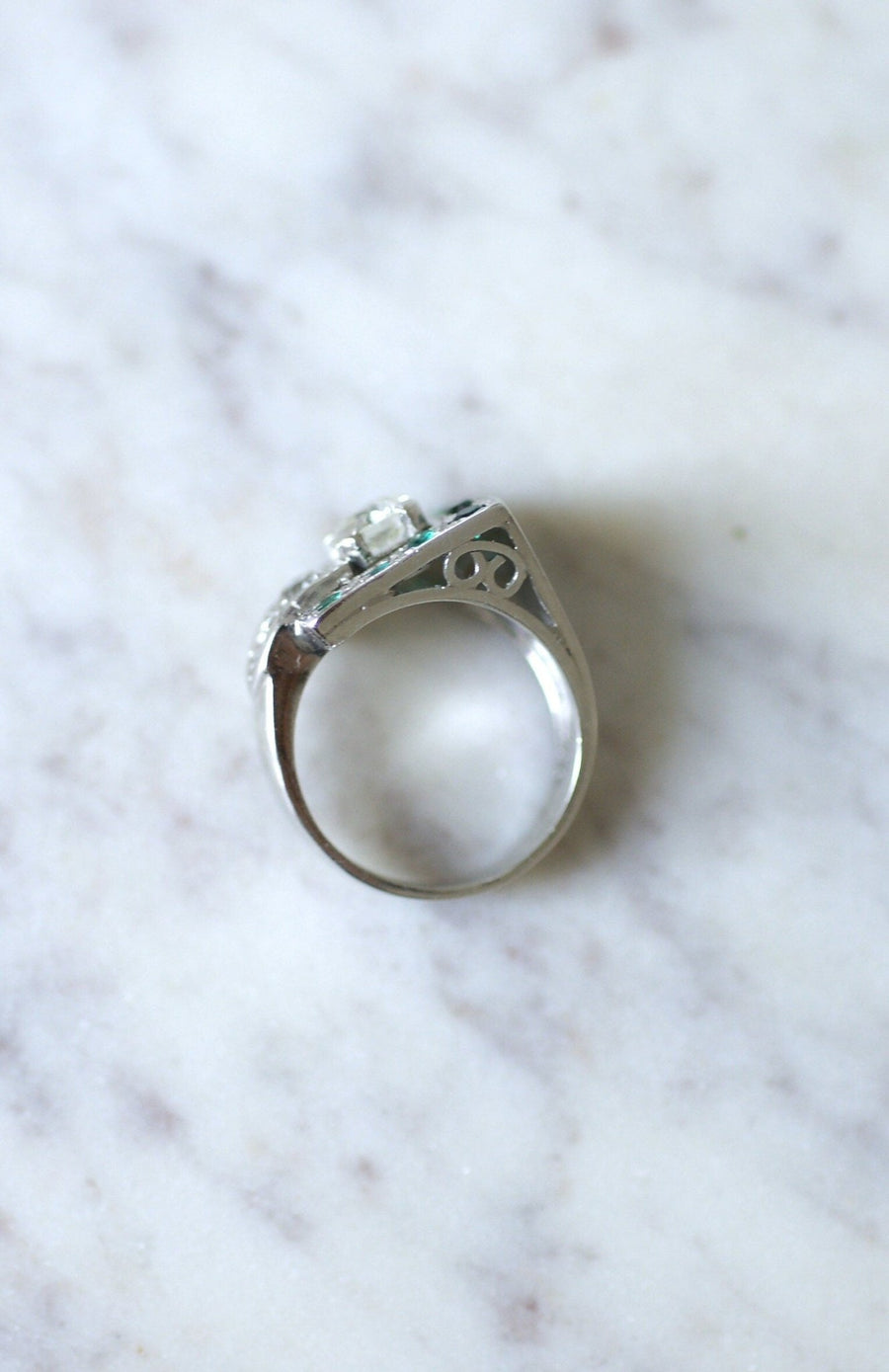 Art Deco emeralds and diamonds signet ring - Penelope Gallery