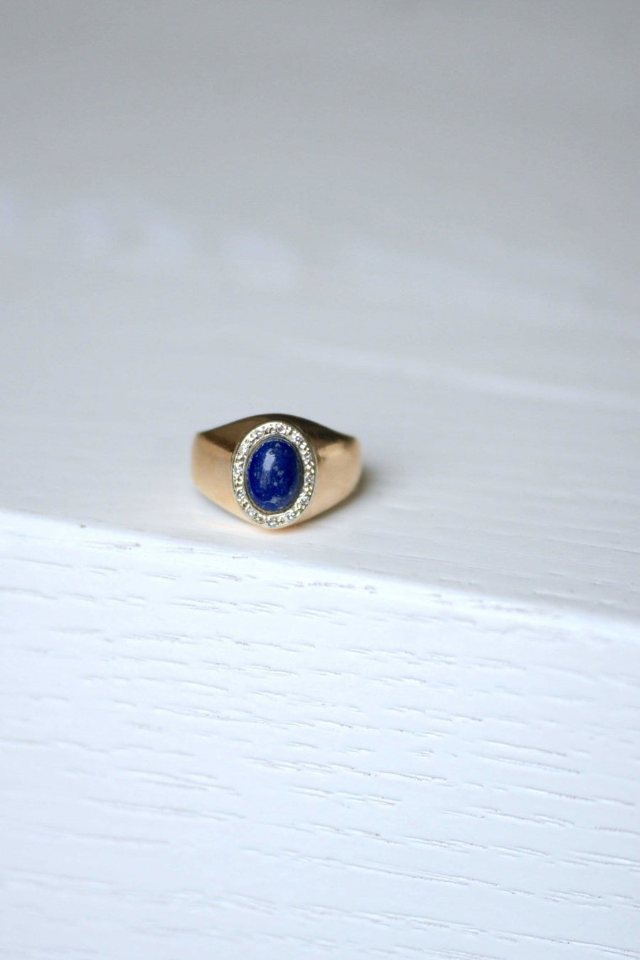 Vintage lapis lazuli and diamond signet ring - Galerie Pénélope