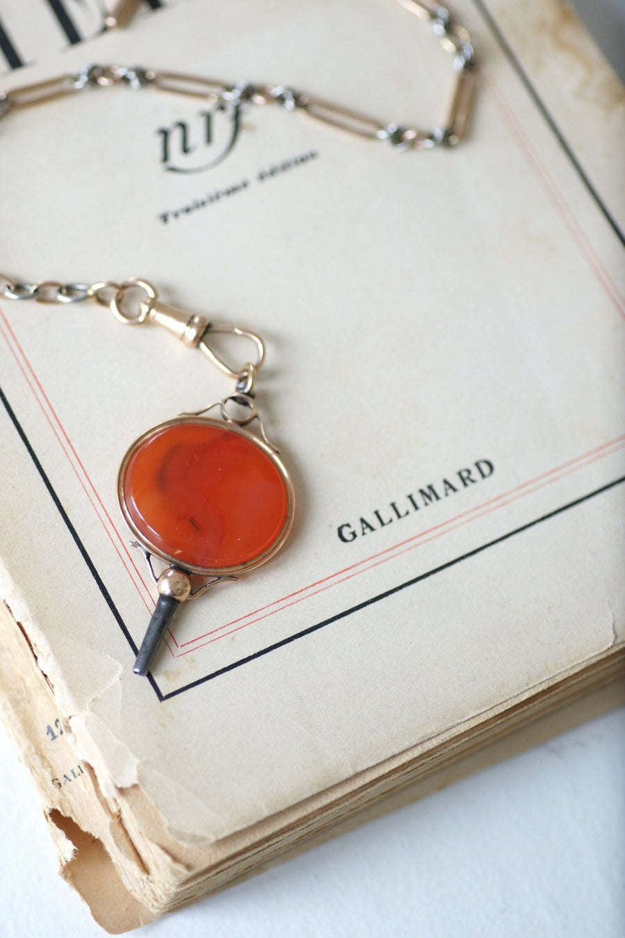 Antique watch key in rose gold and carnelian - Penelope Gallery