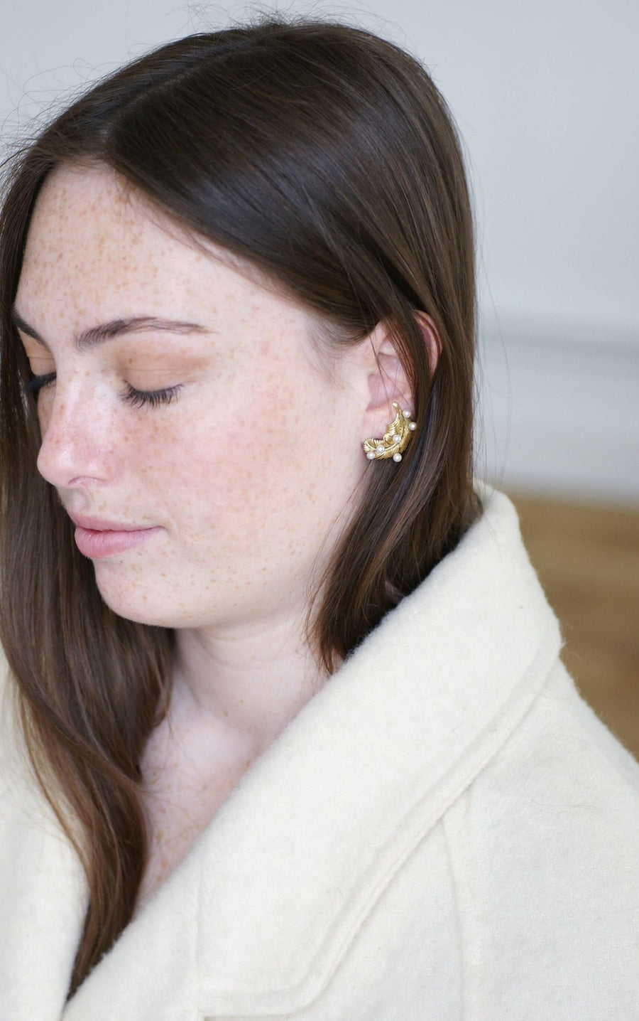 Yellow gold feather earrings with pearls - Penelope Gallery