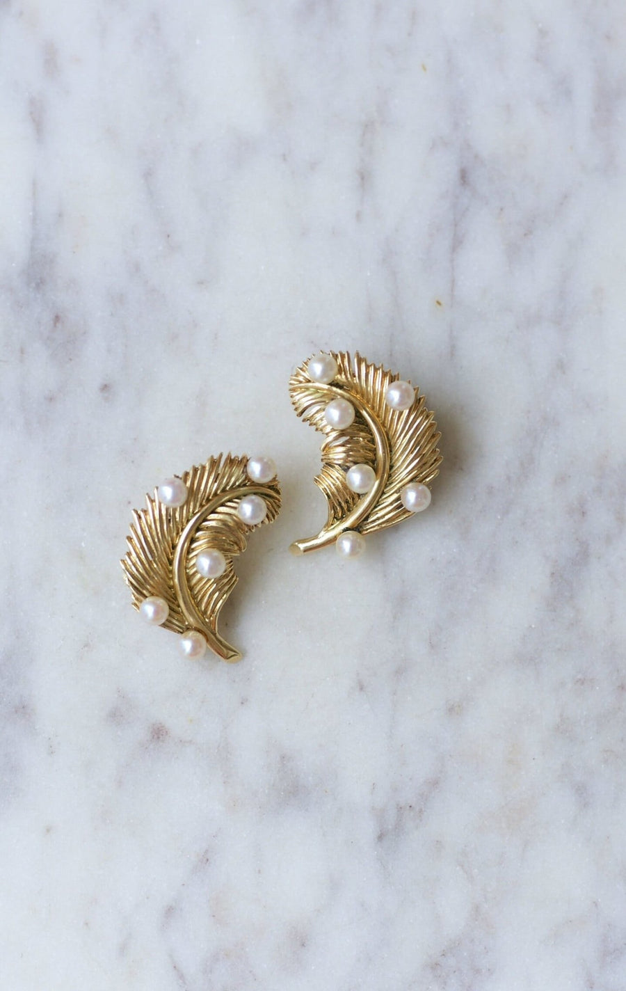 Yellow gold feather earrings with pearls - Penelope Gallery