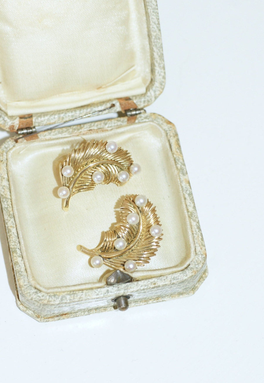 Yellow gold feather earrings with pearls - Penelope Gallery