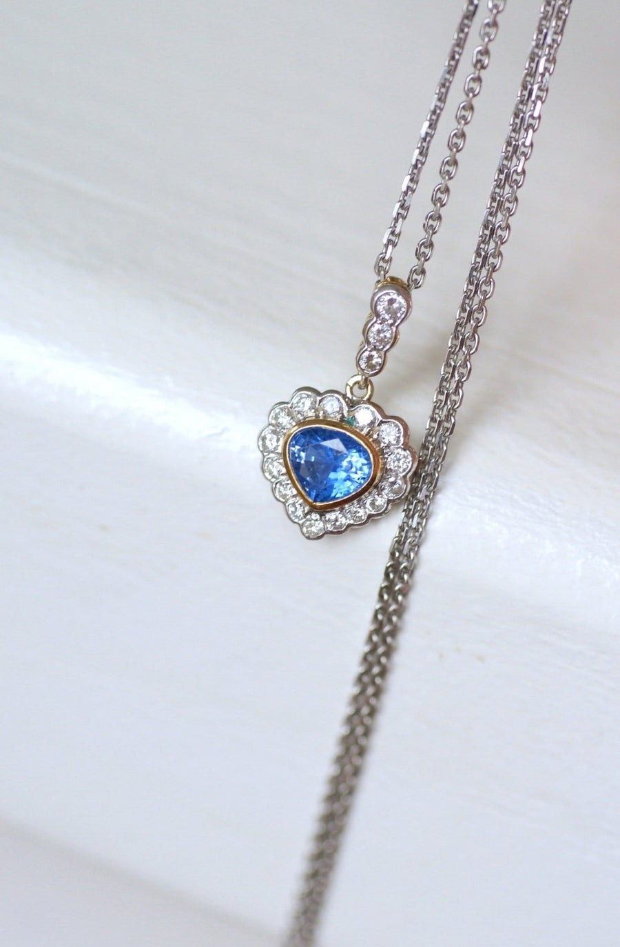 Ceylon sapphire and diamond heart pendant necklace - Galerie Pénélope