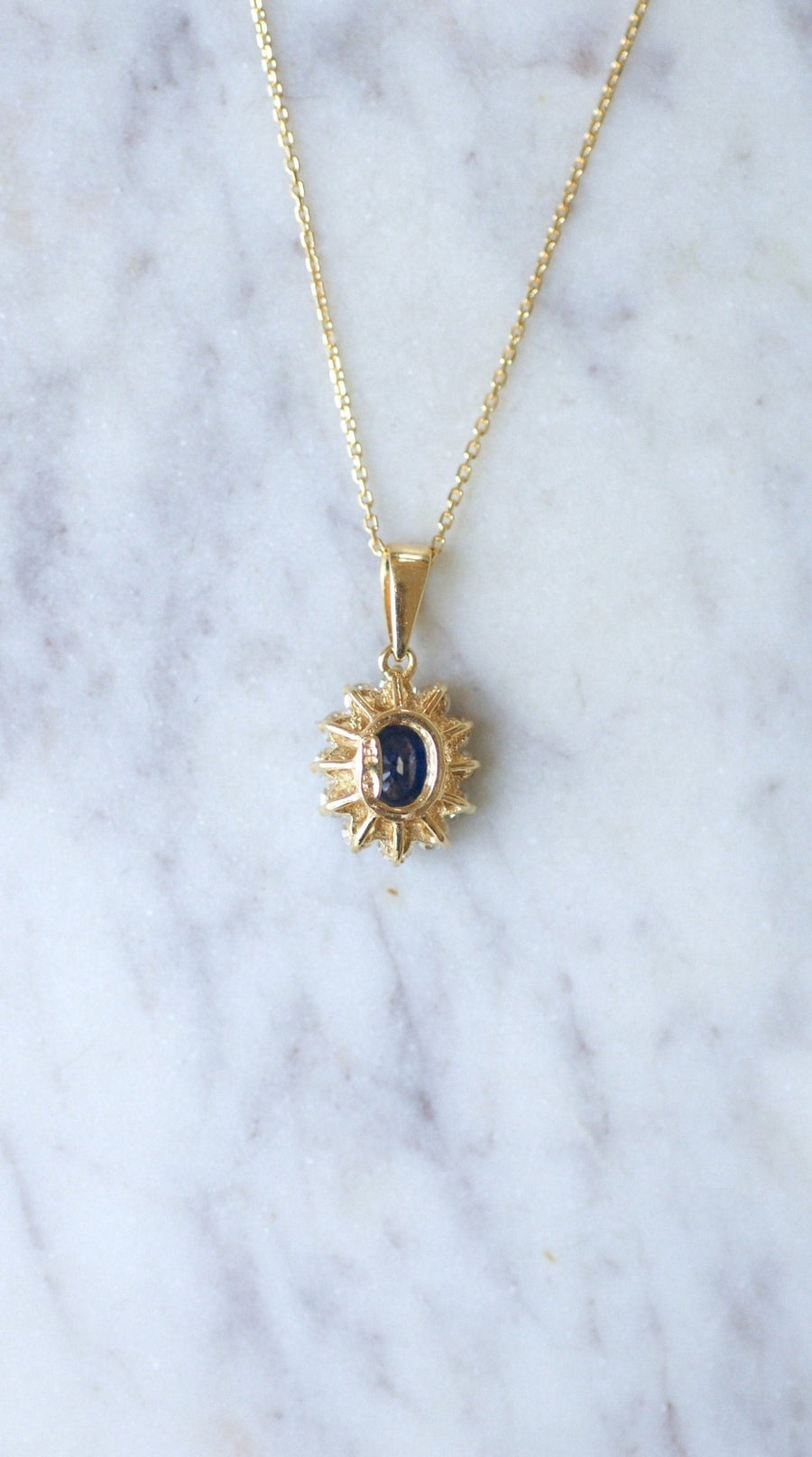 Sapphire and diamond daisy pendant necklace - Galerie Pénélope