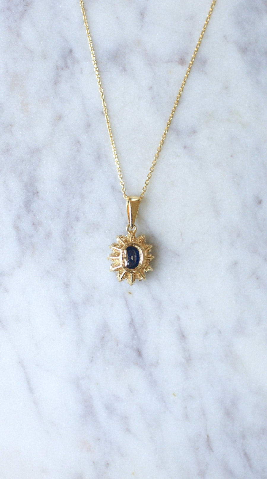 Sapphire and diamond daisy pendant necklace - Galerie Pénélope