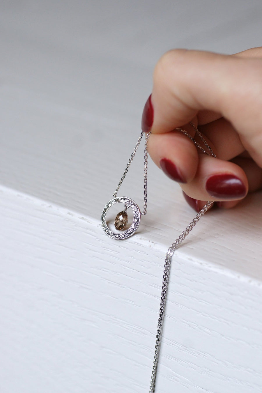 Solitaire Art Deco style necklace white gold and champagne brown diamond briolette 0,90Ct - Galerie Pénélope