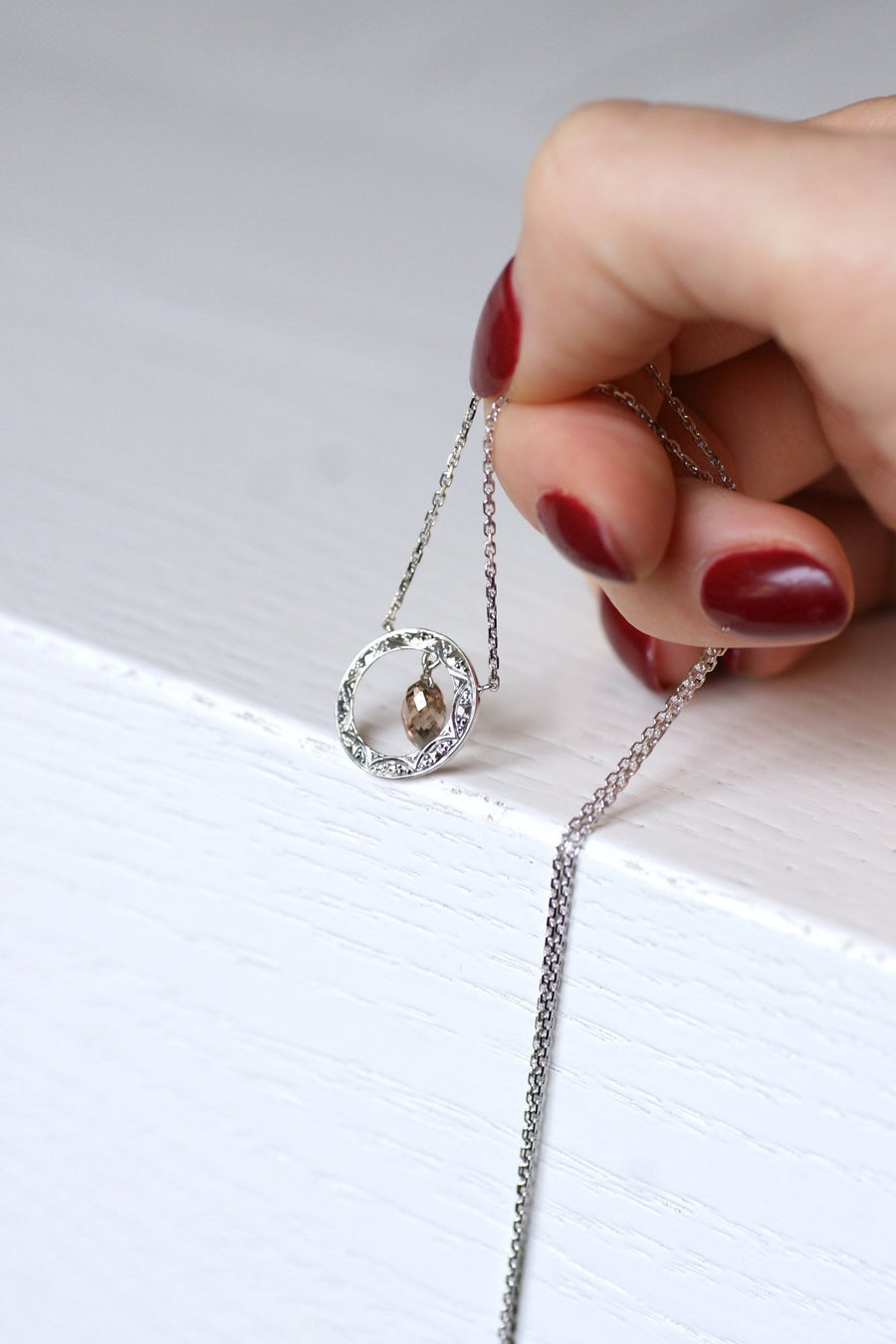 Solitaire Art Deco style necklace white gold and champagne brown diamond briolette 0,90Ct - Galerie Pénélope