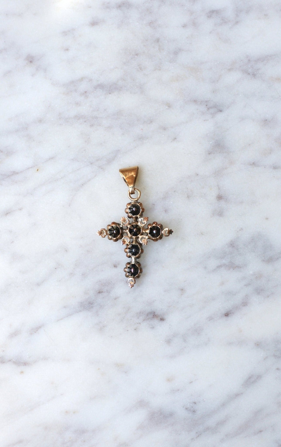Antique cross in pink gold and diamonds - Penelope Gallery