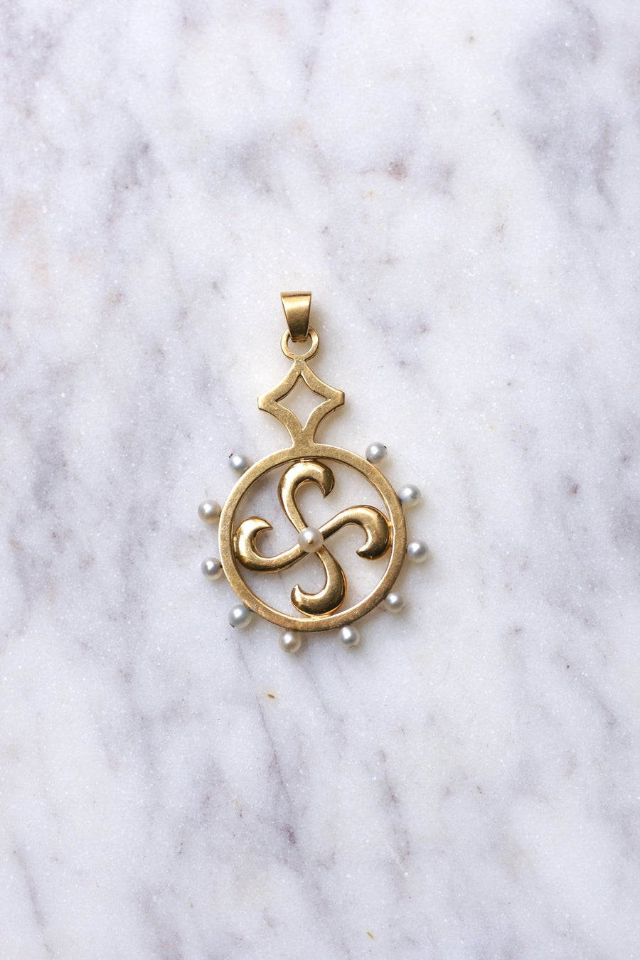 Vintage Lauburu Basque Cross in 18Kt yellow gold and pearls - Galerie Pénélope