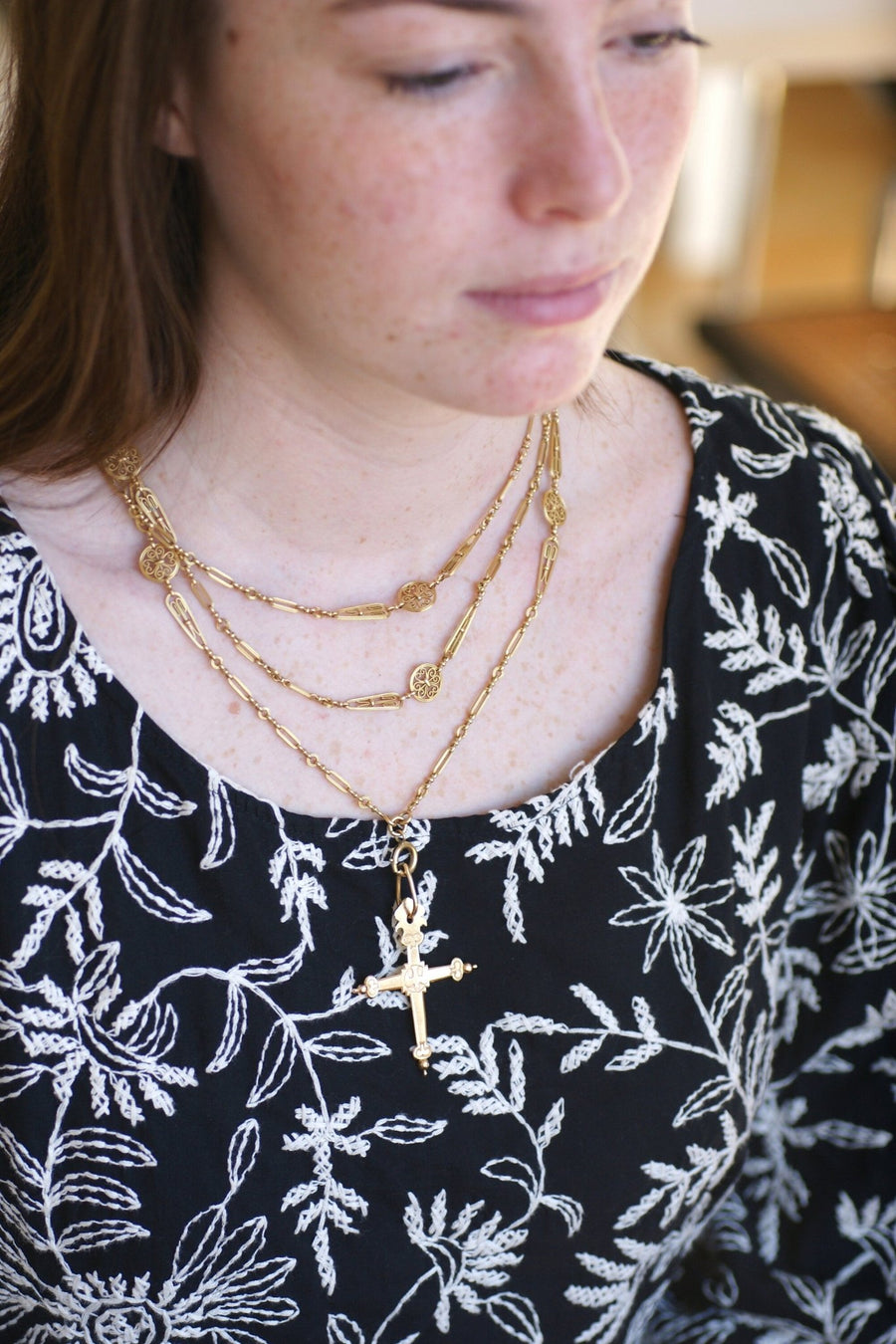 Jeannette regional cross in yellow gold - Penelope Gallery