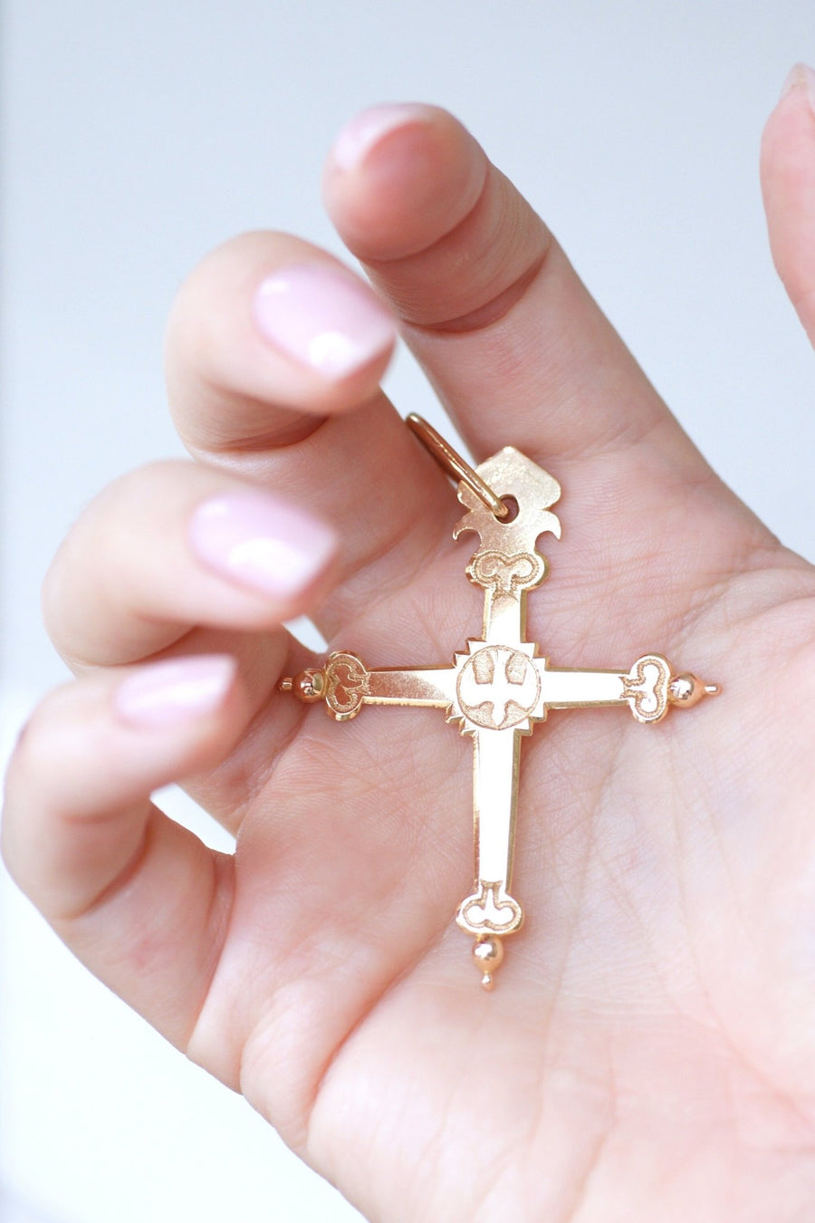 Jeannette regional cross in yellow gold - Penelope Gallery