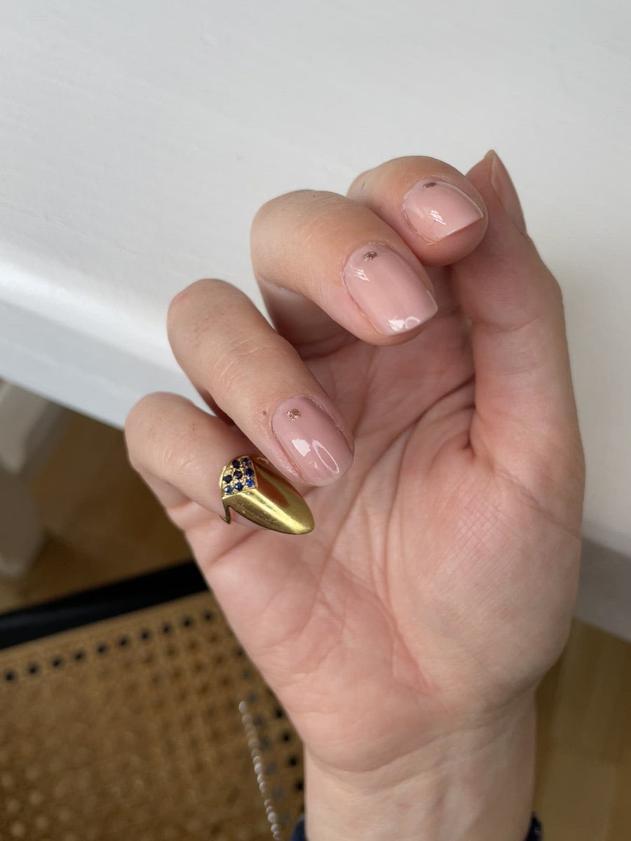 Vintage gold and sapphire nail ring