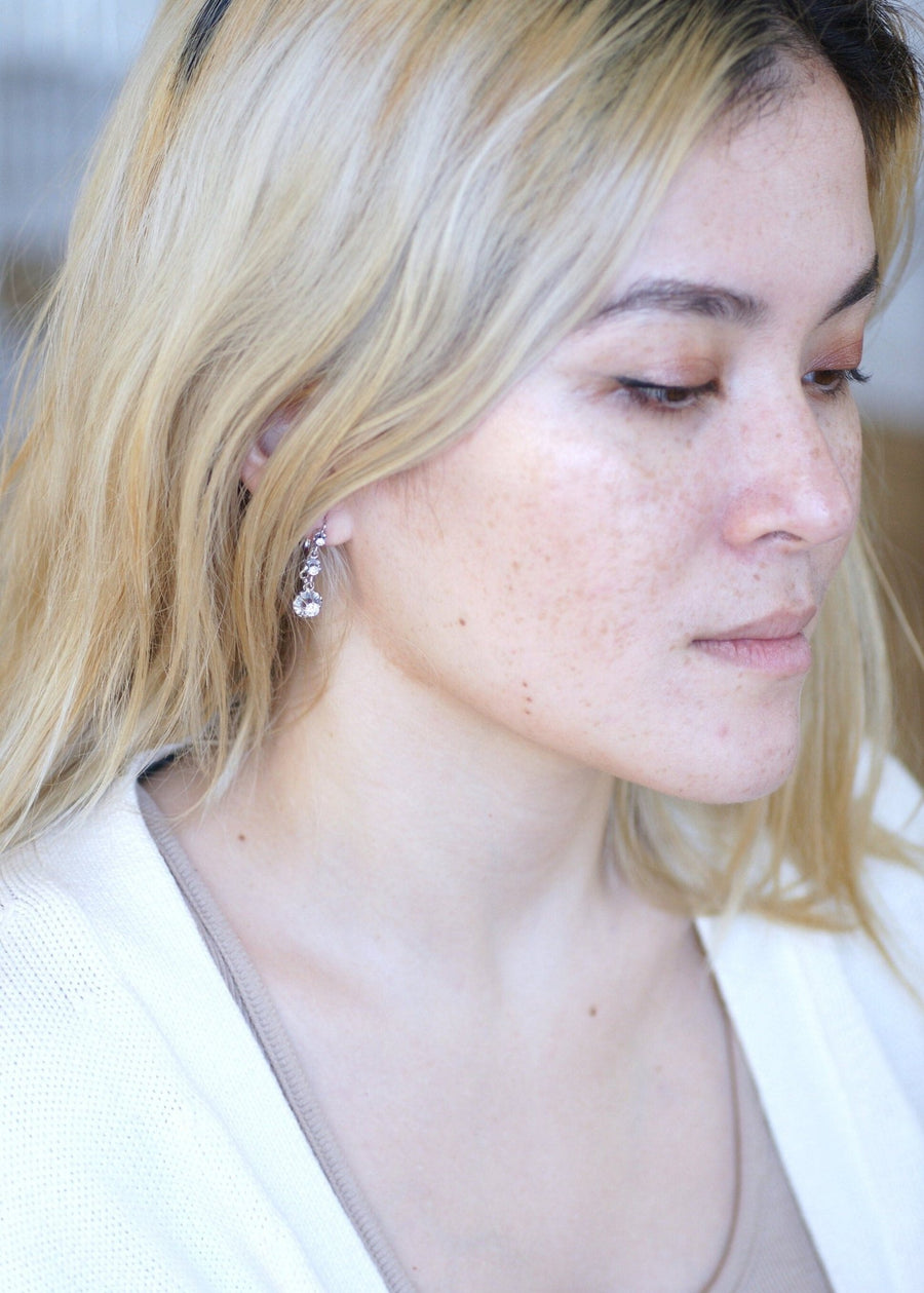 Art Deco sleeper in white gold and diamonds - Penelope Gallery