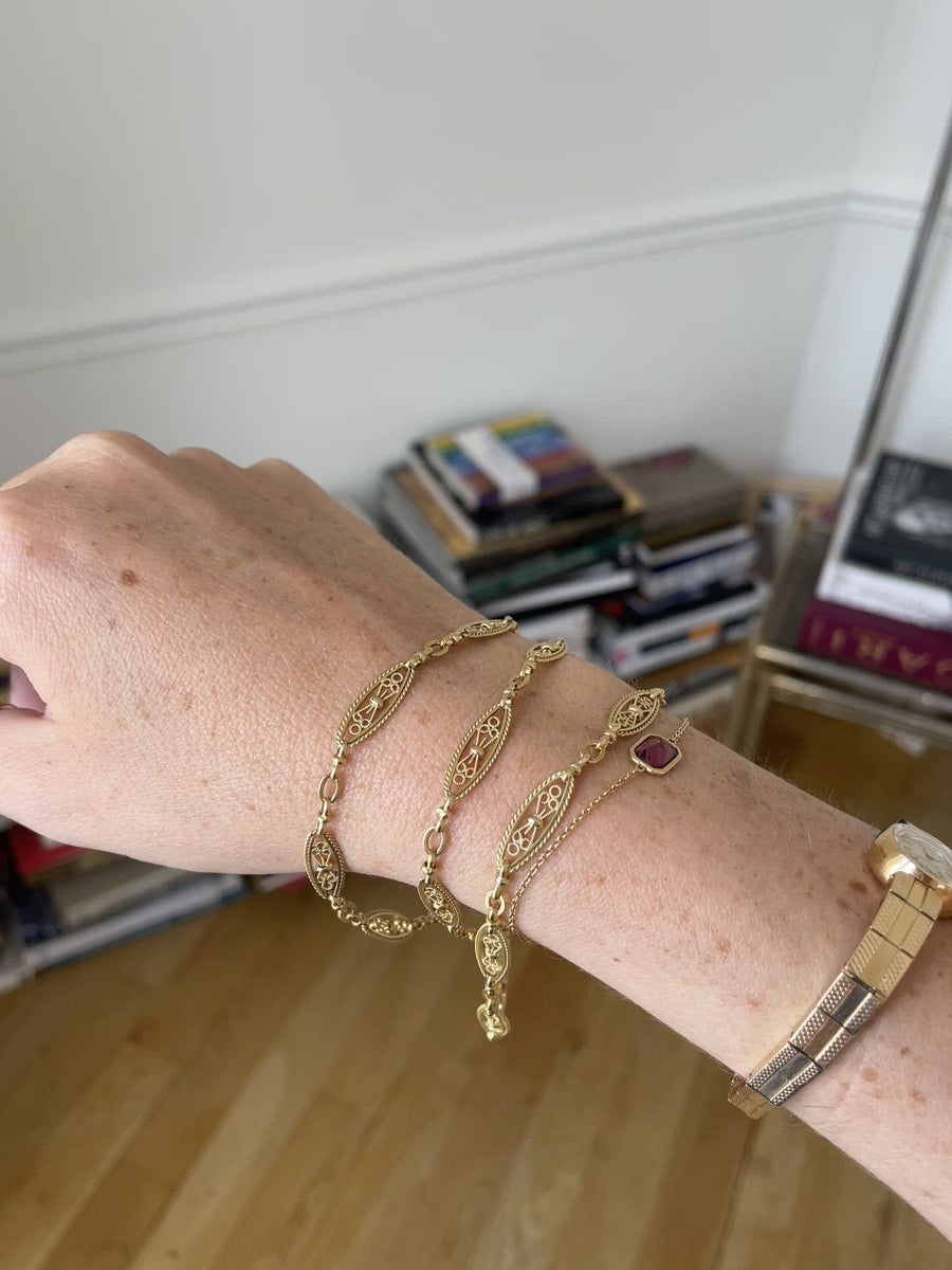 Yellow gold filigree long necklace