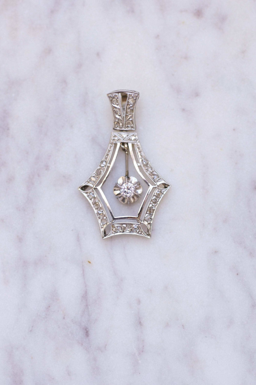 Large Art Deco gold, platinum, and diamond pendant - Galerie Pénélope