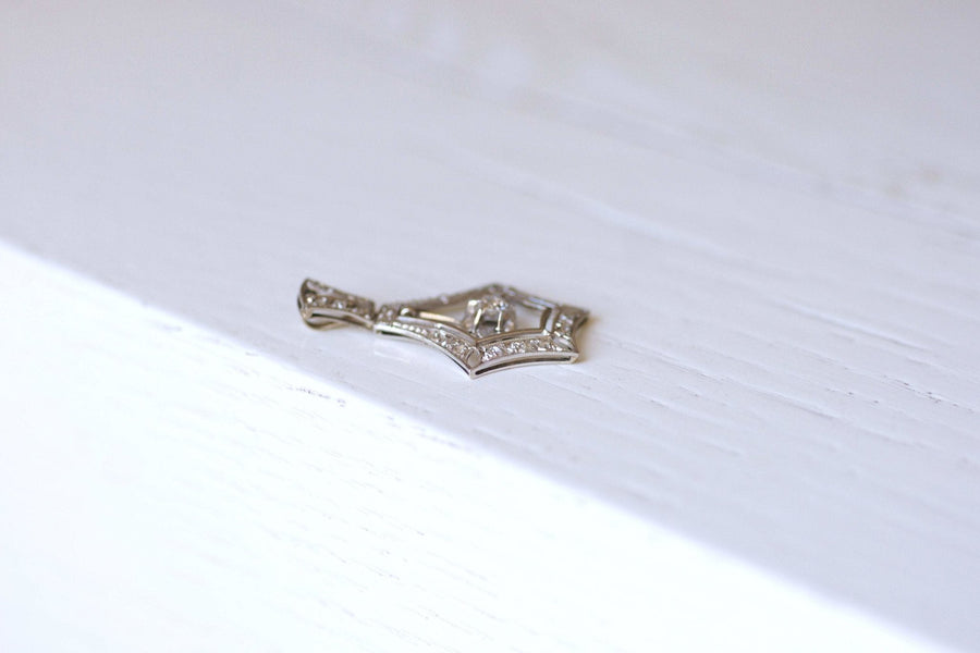 Large Art Deco gold, platinum, and diamond pendant - Galerie Pénélope