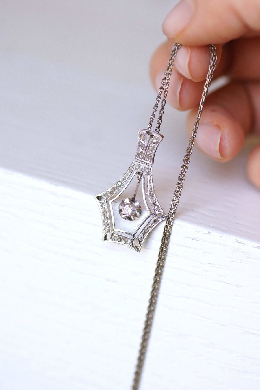 Large Art Deco gold, platinum, and diamond pendant - Galerie Pénélope
