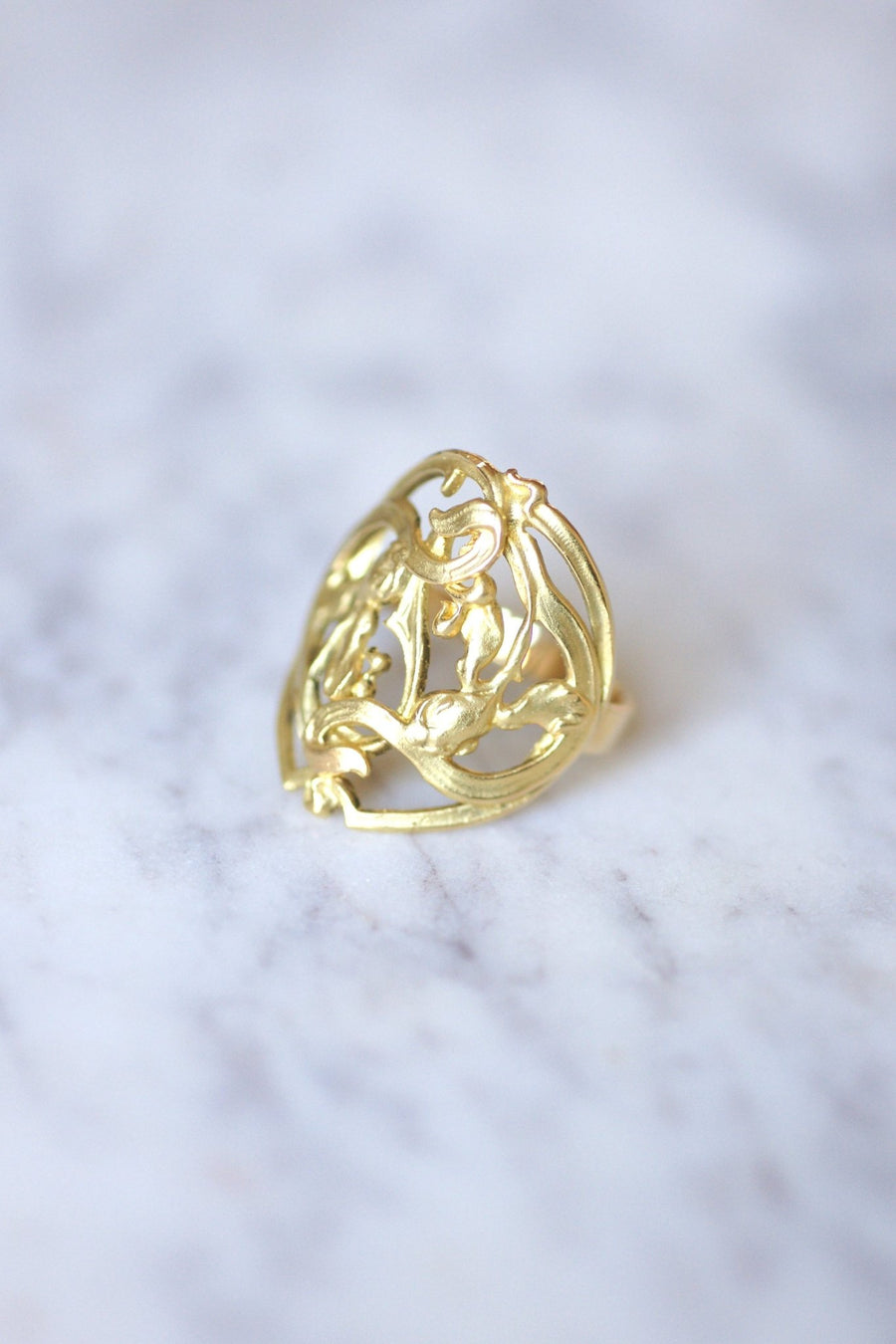 Large yellow gold Art Nouveau style flower ring - Galerie Pénélope