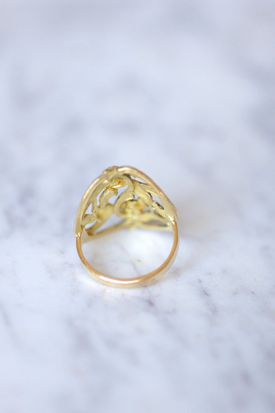 Large yellow gold Art Nouveau style flower ring - Galerie Pénélope