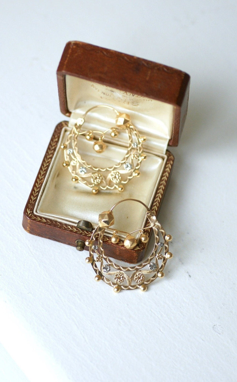 Large gold Savoyard creoles - Galerie Pénélope