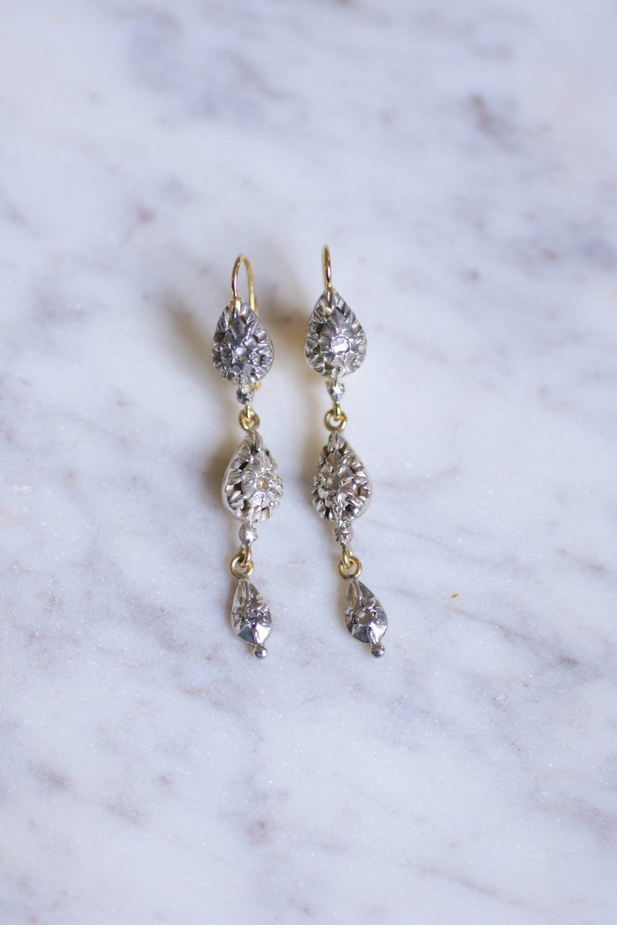 Long antique earrings, gold and diamonds, 19th Century - Galerie Pénélope