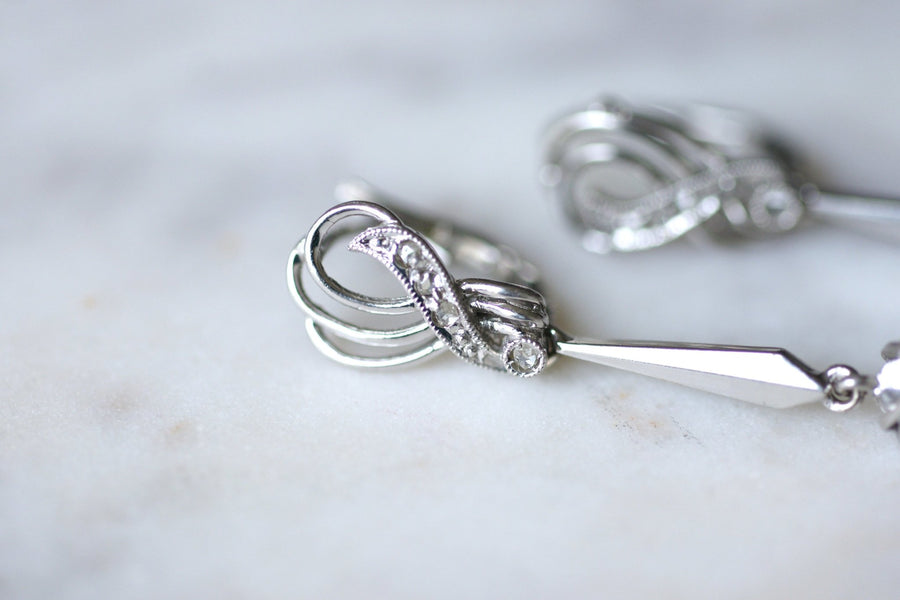 Long vintage earrings, white gold and diamonds, 60's - Galerie Pénélope