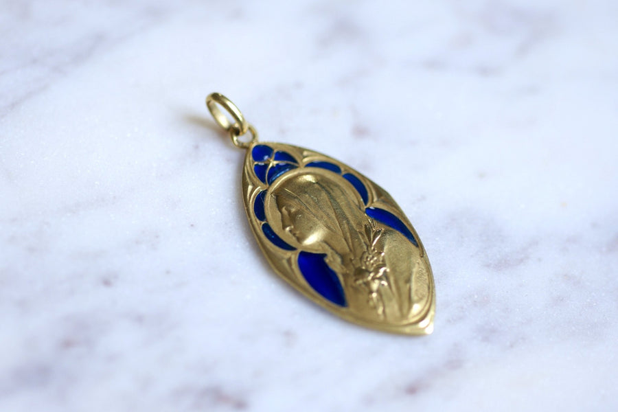 Antique gold medal, Virgin Mary, and enamel plique-updated, Circa 1920 - Galerie Pénélope