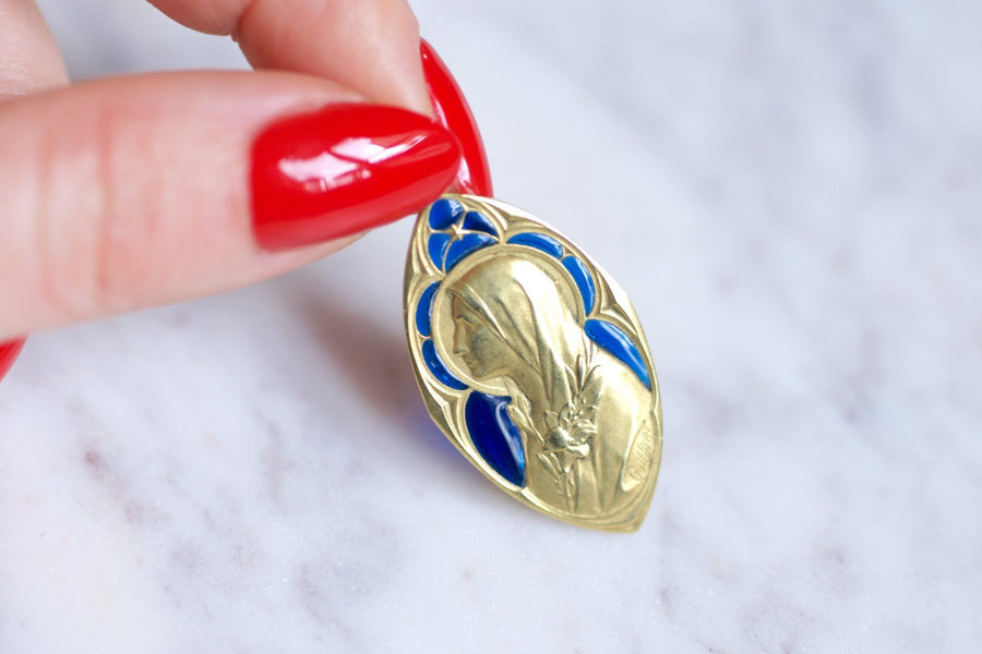Antique gold medal, Virgin Mary, and enamel plique-updated, Circa 1920 - Galerie Pénélope