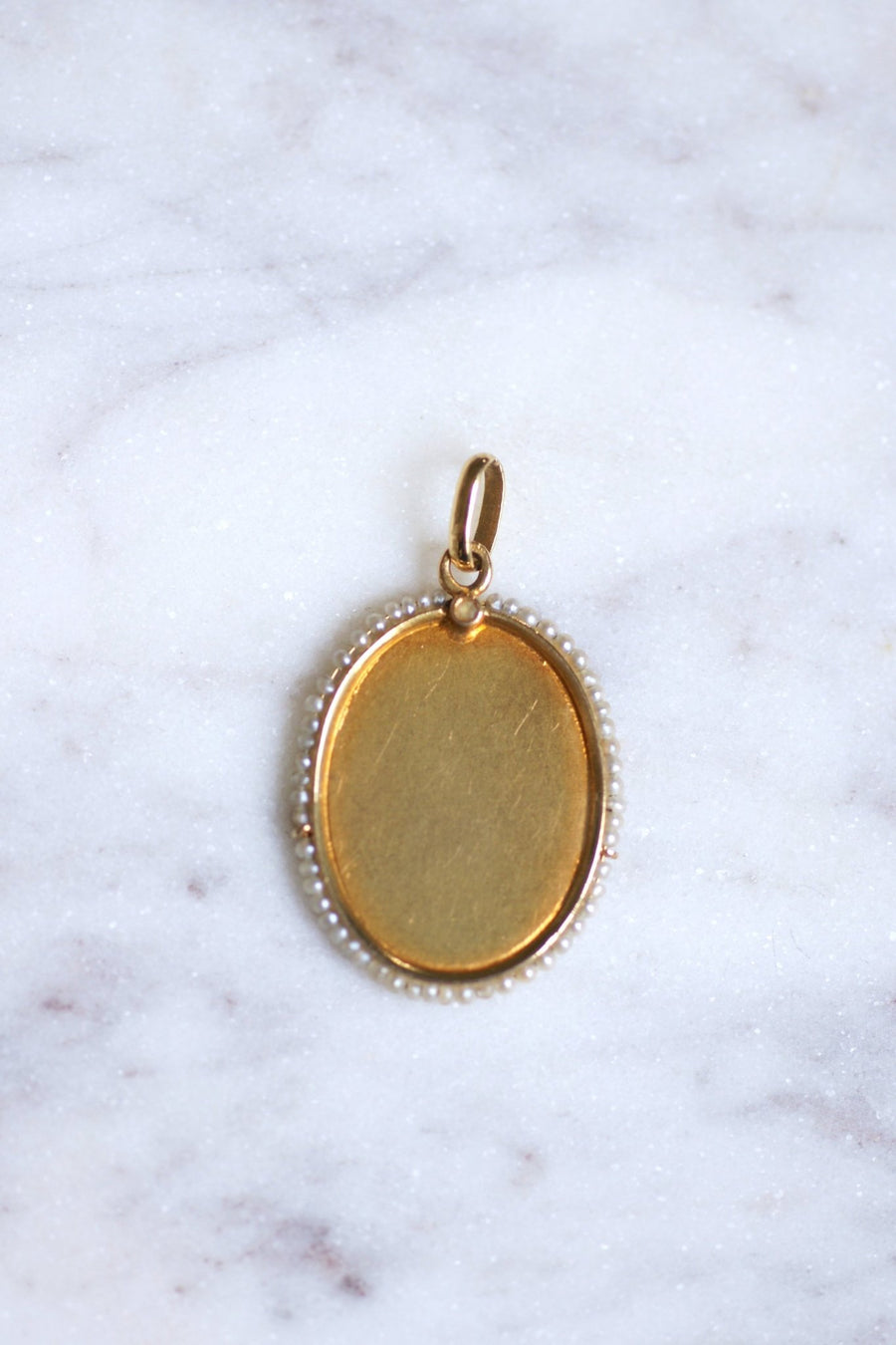 Antique Virgin Mary medal in gold and fine pearls, Dropsy, Circa 1900 - Galerie Pénélope