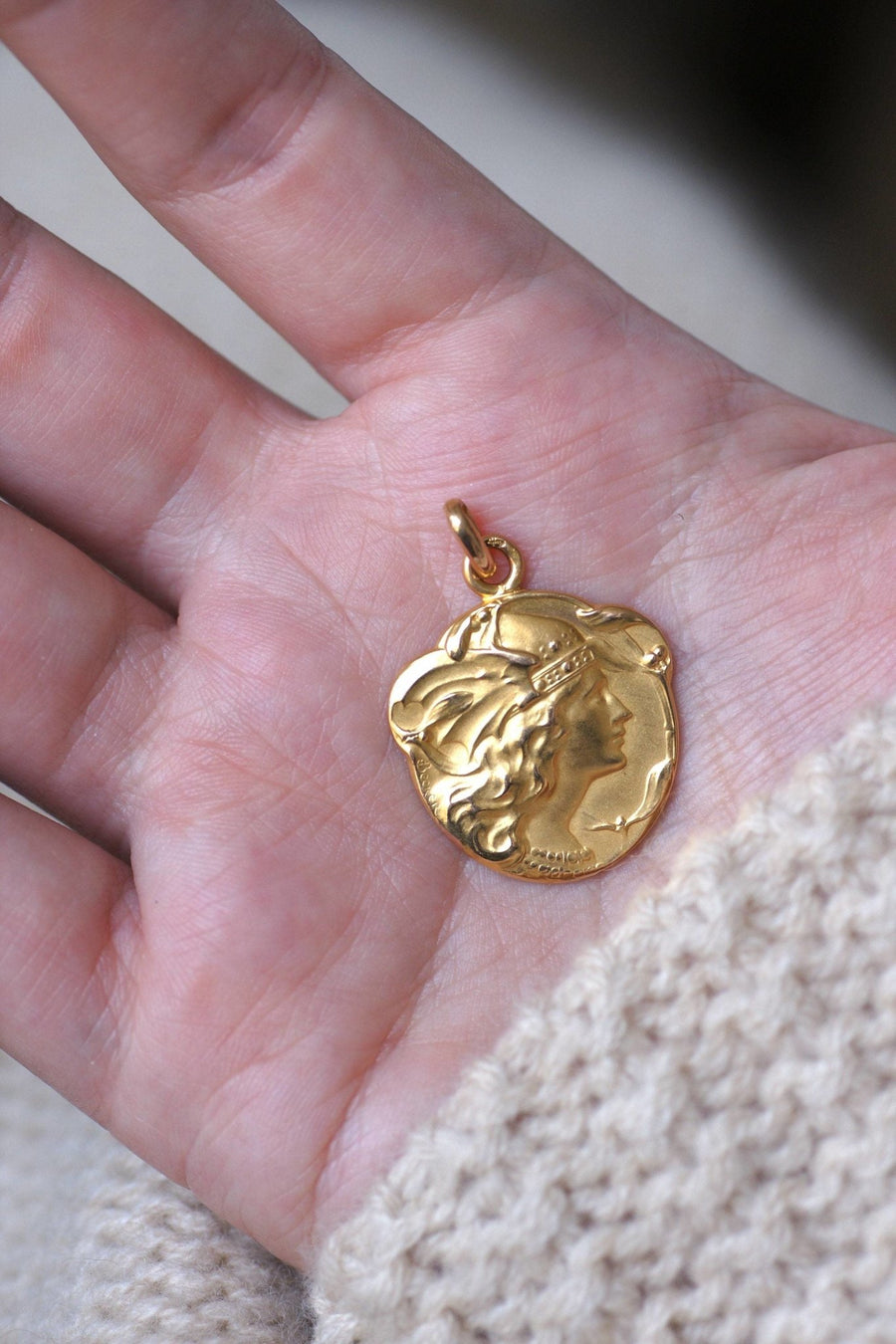 Becker Art Nouveau medal on gold - Penelope Gallery