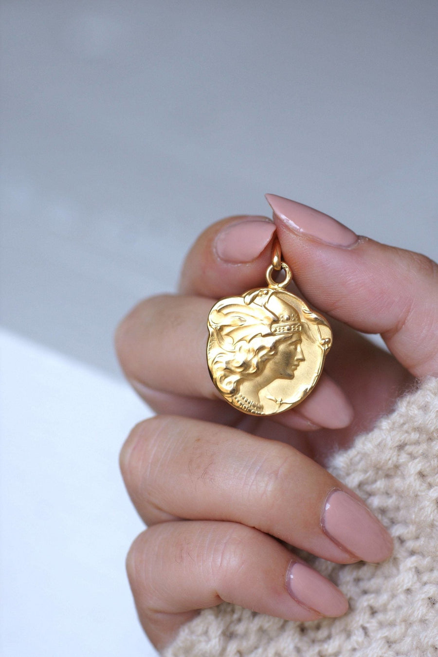 Becker Art Nouveau medal on gold - Penelope Gallery