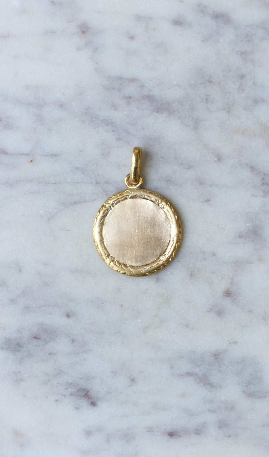 Augis love medal in yellow gold and diamonds - Galerie Pénélope