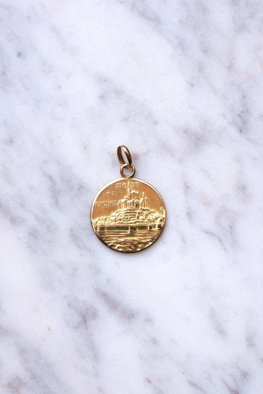 Vintage Saint Michael's christening medal in yellow gold - Galerie Pénélope