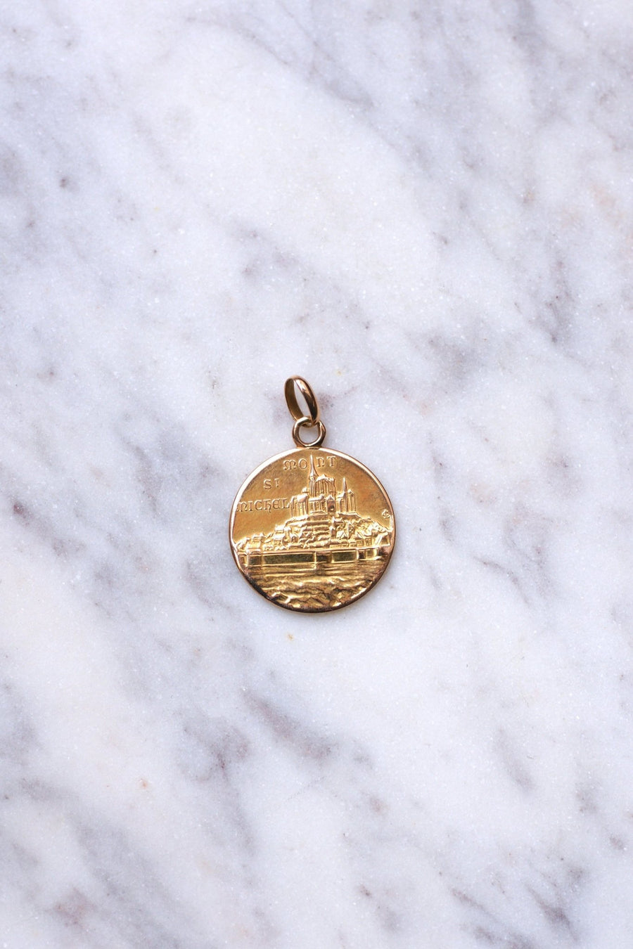 Vintage Saint Michael's christening medal in yellow gold - Galerie Pénélope