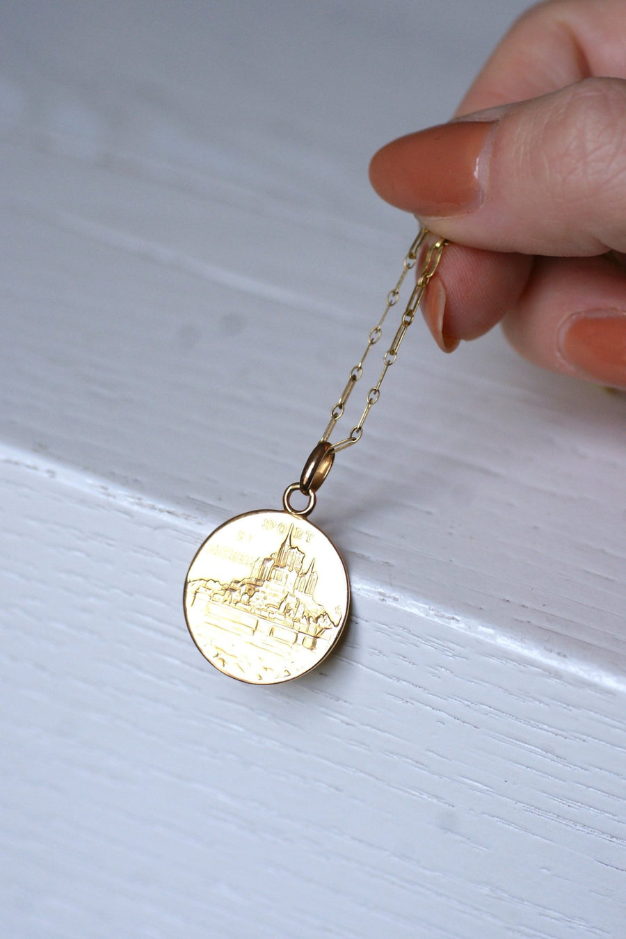 Vintage Saint Michael's christening medal in yellow gold - Galerie Pénélope