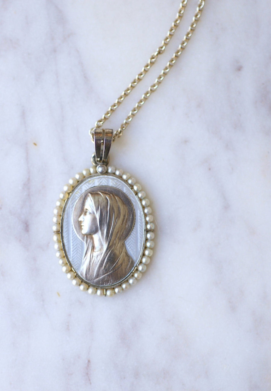 Art Deco religious medal in white gold, mother-of-pearl and pearls - Penelope Gallery